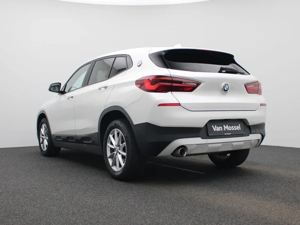 BMW X2 (2022) — foto 12 van 38