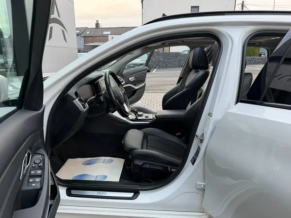 Bmw 318 (2021) — foto 23 van 26