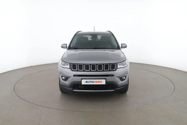 Jeep Compass (2017) — foto 15 van 16