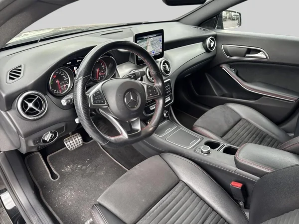 Mercedes-Benz CLA (2019) — foto 18 van 21