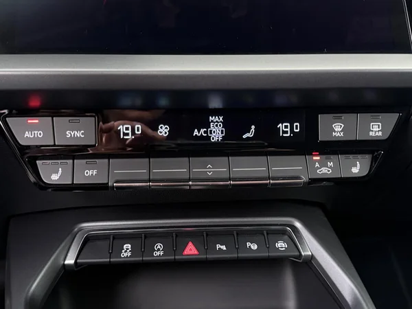 AUDI A3 Sportback (2025) — foto 8 van 18