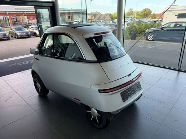 Micro Microlino (2023) — foto 15 van 19