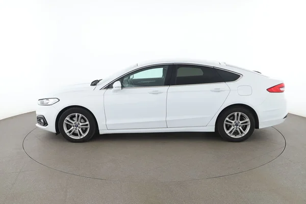 Ford Mondeo (2019) — foto 9 van 16