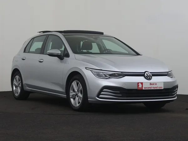 VOLKSWAGEN Golf (2021) — foto 25 van 30