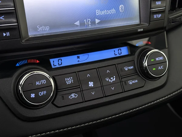 TOYOTA RAV4 (2017) — foto 18 van 30