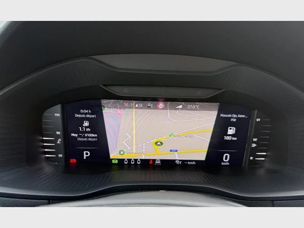 Skoda Karoq (2022) — foto 4 van 24