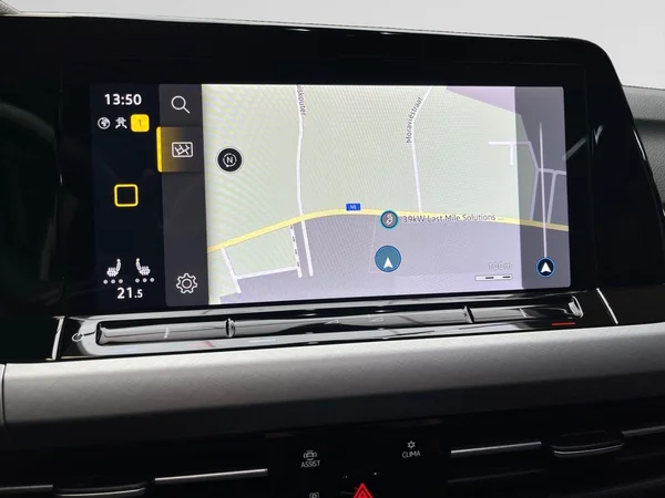 VOLKSWAGEN Golf VIII SW (2023) — foto 16 van 16