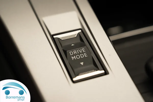 Peugeot 308 (2023) — foto 4 van 60