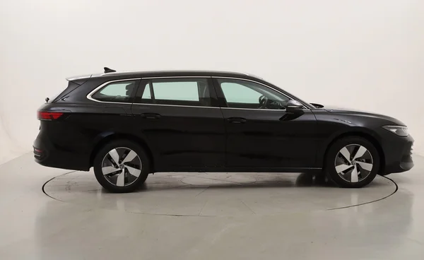 Volkswagen Passat SW (2025) — foto 18 van 21
