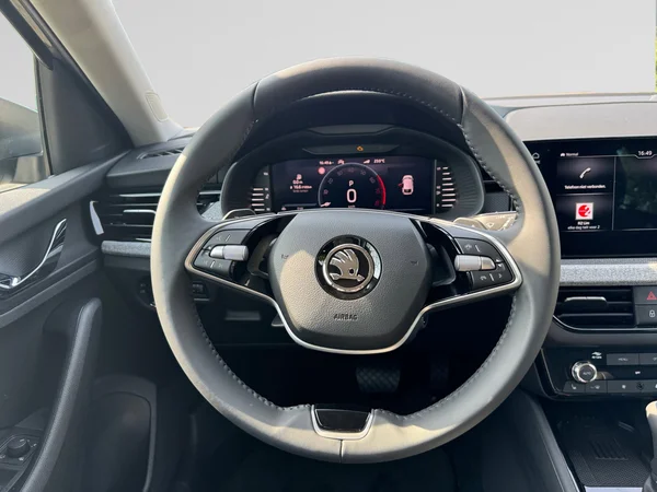 SKODA Scala (2024) — foto 13 van 15
