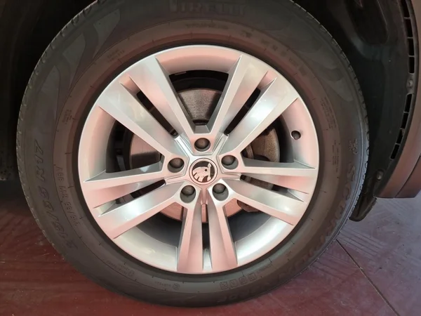 SKODA Kodiaq Dsl (2020) — foto 16 van 23