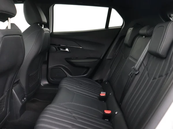 PEUGEOT 2008 (2022) — foto 5 van 32
