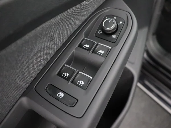 VOLKSWAGEN Golf (2024) — foto 19 van 27
