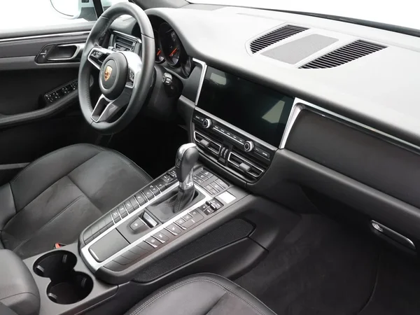 Porsche Macan (2021) — foto 17 van 27