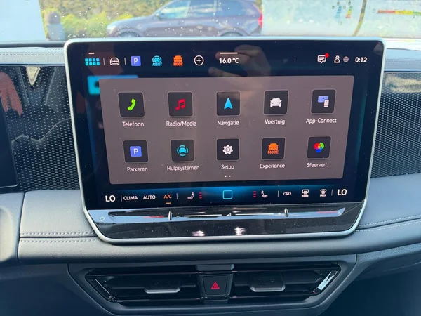 VOLKSWAGEN Tiguan (2026) — foto 5 van 21