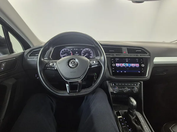 Volkswagen Tiguan (2018) — foto 4 van 23