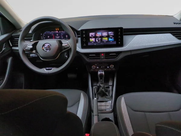 SKODA Scala (2024) — foto 9 van 15