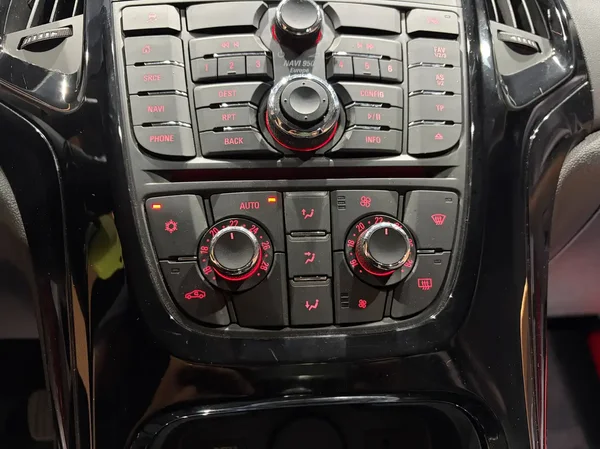 Opel Astra (2017) — foto 3 van 20