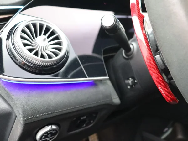 Mercedes-Benz EQE (2025) — foto 3 van 33