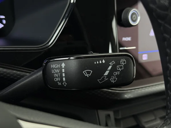 VOLKSWAGEN T-Cross (2023) — foto 16 van 26