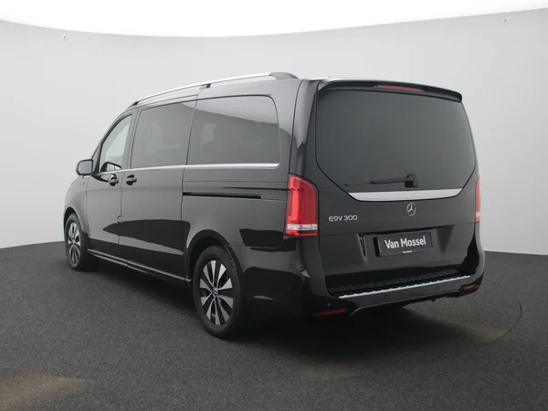Mercedes-Benz EQV (2023) — foto 12 van 48