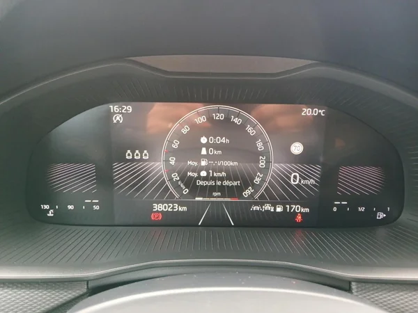 SKODA Scala (2024) — foto 15 van 19
