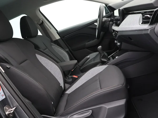 SKODA Kamiq (2025) — foto 2 van 23