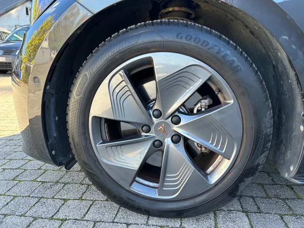 CUPRA Born (2023) — foto 20 van 27