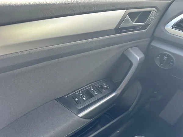 VOLKSWAGEN T-Roc (2023) — foto 7 van 17
