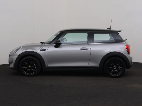 MINI Cooper SE (2023) — foto 12 van 31