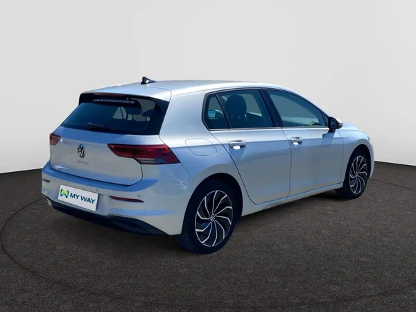 VOLKSWAGEN Golf VIII (2023) — foto 2 van 9