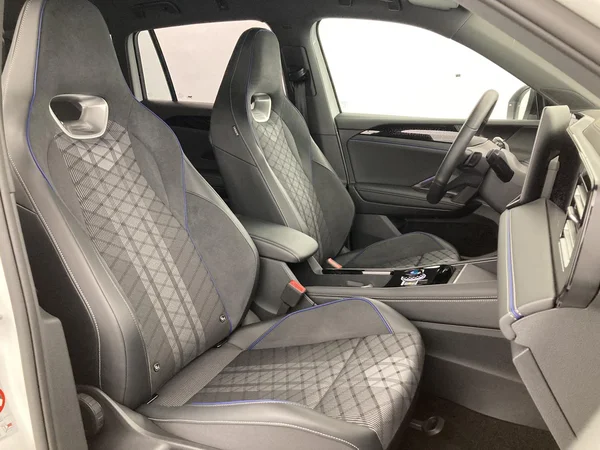 VOLKSWAGEN Tiguan (2025) — foto 21 van 33
