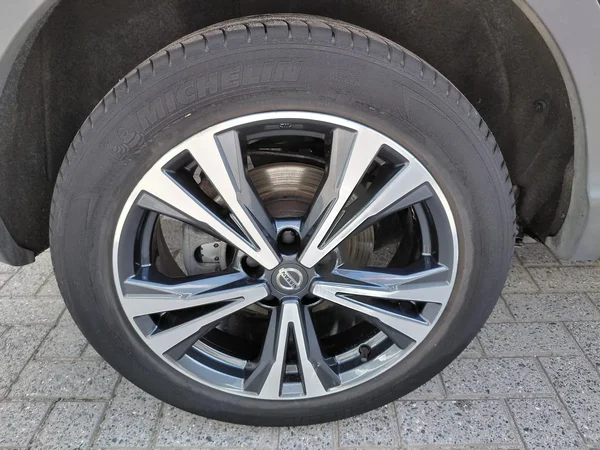 Nissan QASHQAI (2018) — foto 4 van 15