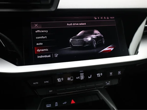 AUDI A3 Sportback PHEV (2021) — foto 11 van 20