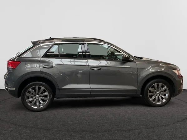 VOLKSWAGEN T-Roc (2019) — foto 48 van 51