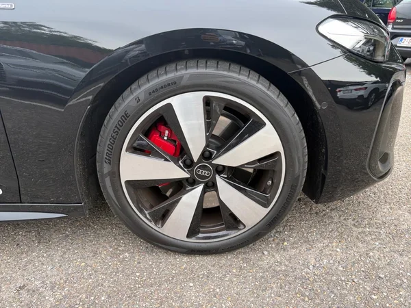 AUDI A5 Avant e-hybrid (PHEV) (2026) — foto 2 van 11