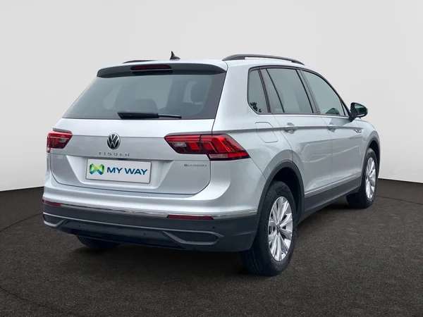 VOLKSWAGEN Tiguan eHybrid (PHEV) (2023) — foto 18 van 24