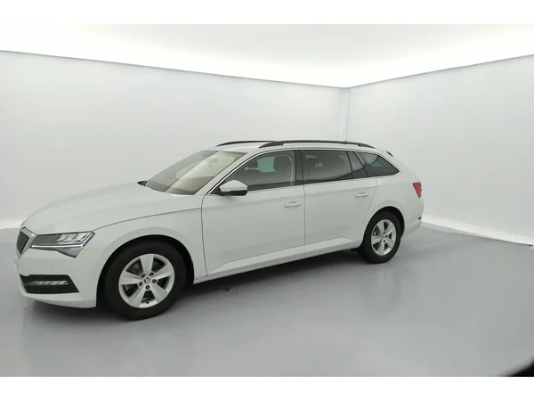 SKODA Superb Combi (2020) — foto 3 van 35