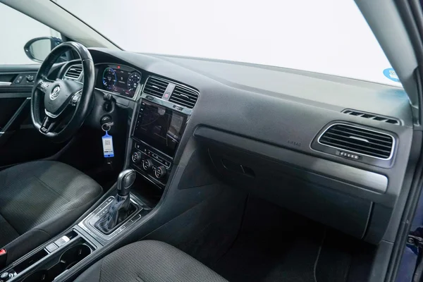 Volkswagen E-Golf (2019) — foto 25 van 75