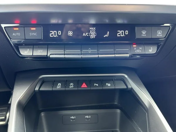 AUDI A3 Sportback (2024) — foto 13 van 34