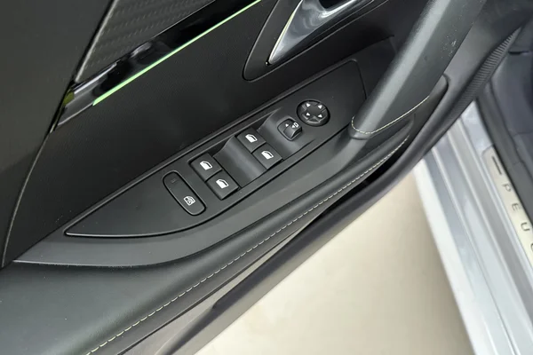 Peugeot 208 (2023) — foto 8 van 22