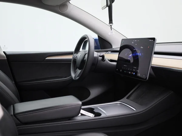 Tesla Model Y (2023) — foto 28 van 43