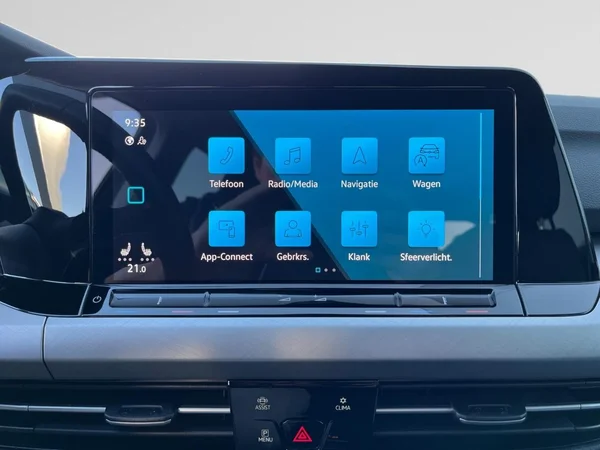 VOLKSWAGEN Golf VIII SW (2024) — foto 4 van 22
