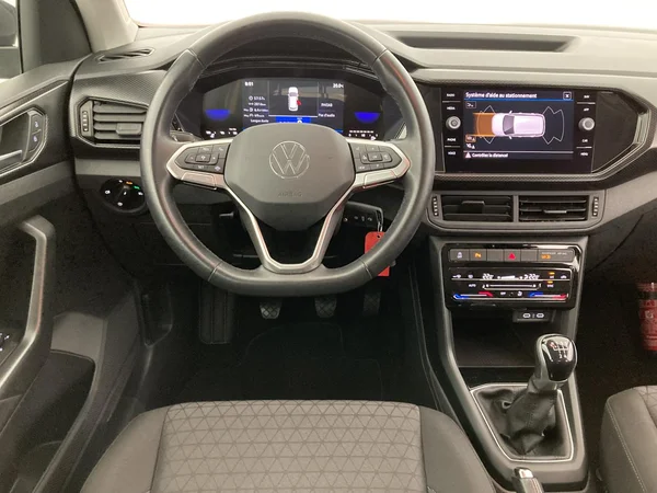 VOLKSWAGEN T-Cross (2023) — foto 33 van 36