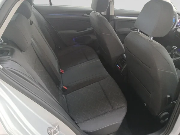 VOLKSWAGEN Golf VIII (2021) — foto 5 van 19
