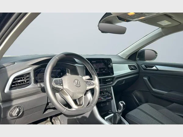 Volkswagen T-Roc (2022) — foto 28 van 29