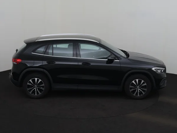 MERCEDES GLA 250 (2021) — foto 28 van 32