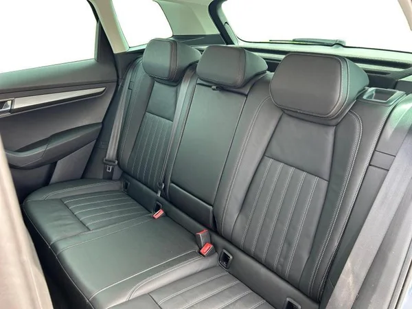 SKODA Karoq (2020) — foto 4 van 34