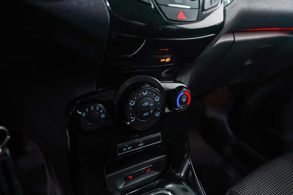 Ford Fiesta (2017) — foto 16 van 87