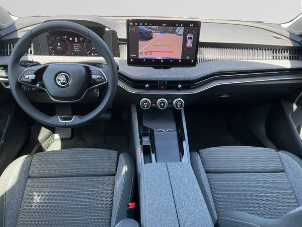 SKODA Superb (2024) — foto 8 van 20